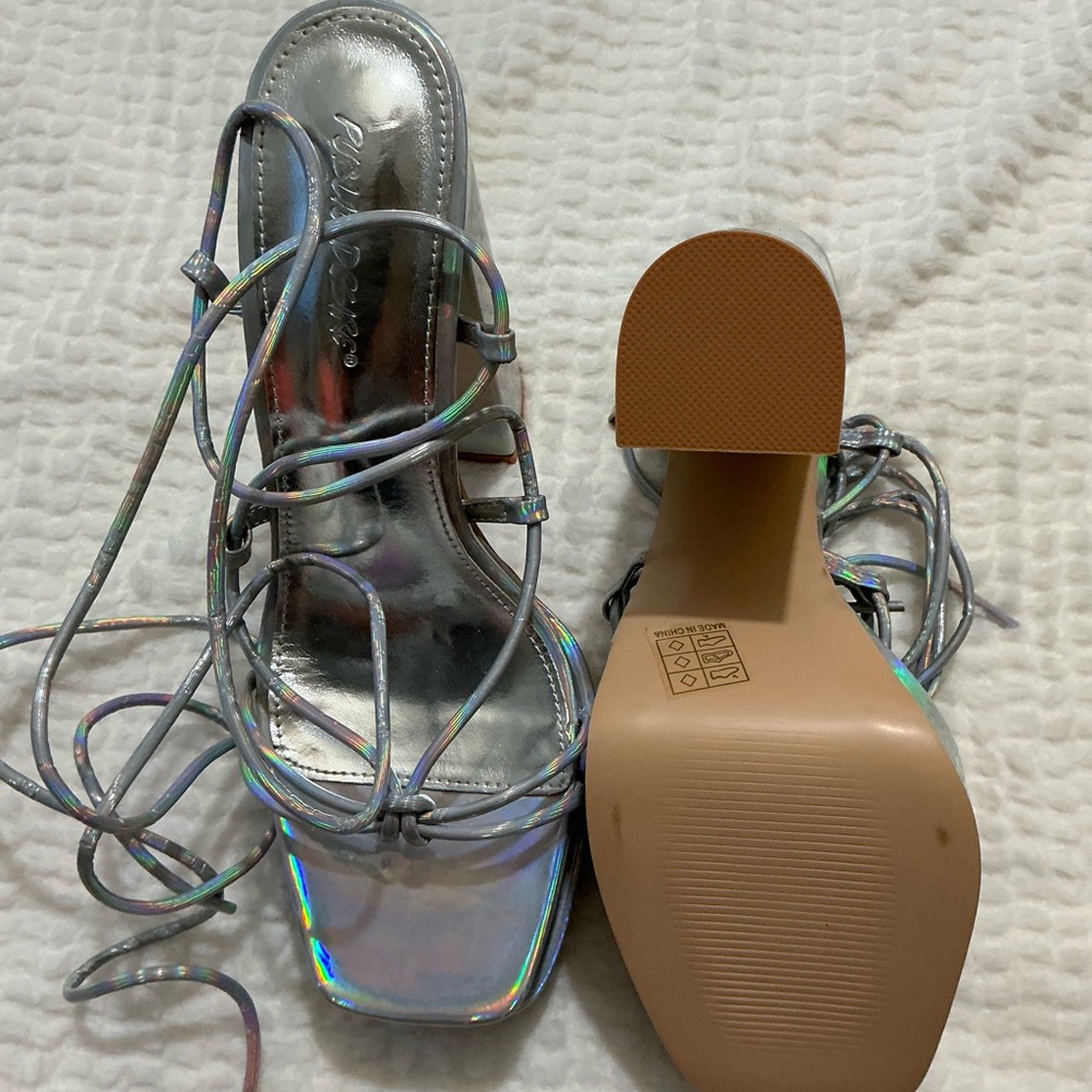 Heels - Picture 5 of 7